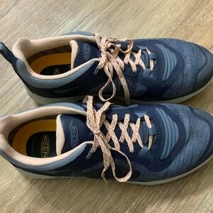 KEEN BRAND SNEAKERS, pink, blue and gray. SIZE 10. NEW